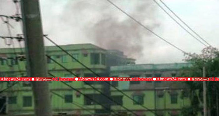 আতিয়া মহলে অগ্নিকাণ্ড: নিয়ন্ত্রণে এনেছে ফায়ার সার্ভিস