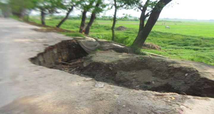 মুন্সিগঞ্জ জেলার বেতকা -বালিরচর সড়কের বেহালদশা