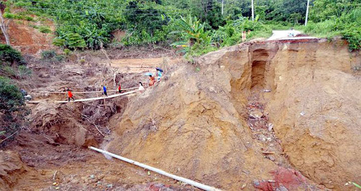 টানা বৃষ্টিতে রাঙামাটিতে ফের পাহাড়ধস