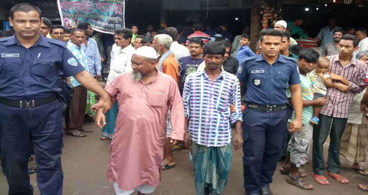 খাগড়াছড়ির কারাগারের বরাদ্দকৃত ৪০০কেজি চাল বিক্রীকালে আটক ২