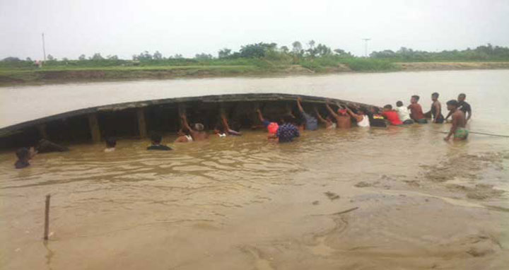 হবিগঞ্জে নৌকাডুবিতে নিহত ৩, নিখোঁজ ৭