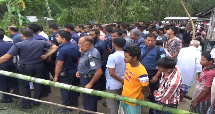 নড়িয়ায় পন্টুন ছিঁড়ে ৩ লঞ্চডুবি : অনেকেই নিখোঁজ