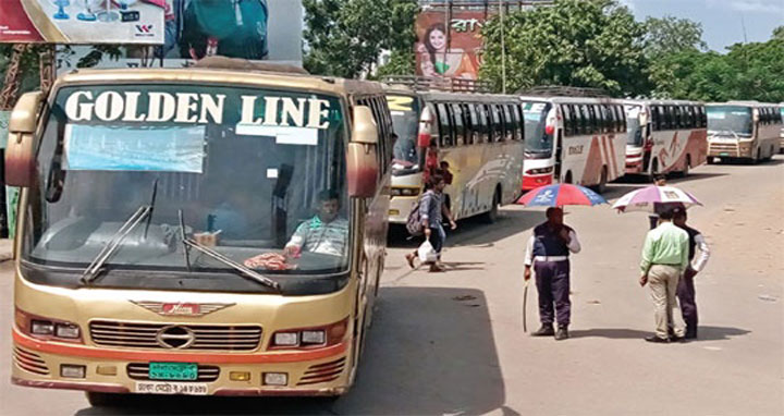 পাটুরিয়ায় পারের অপেক্ষায় ৫ শতাধিক গাড়ি