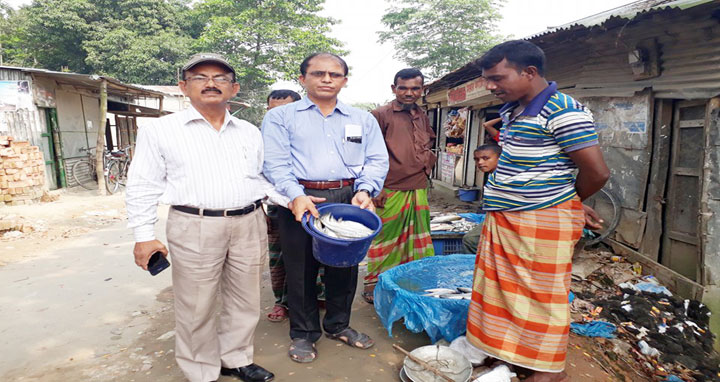 হোসেনপুরে জাটকা জব্দ, জরিমানা