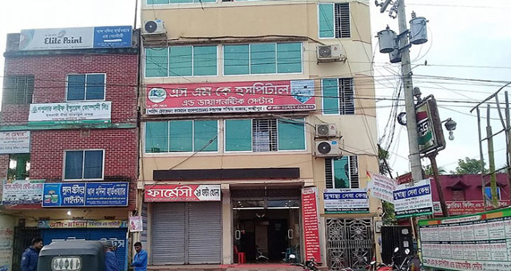 লক্ষ্মীপুরে ভুল চিকিৎসায় রোগীর মৃত্যু, আটক ৪
