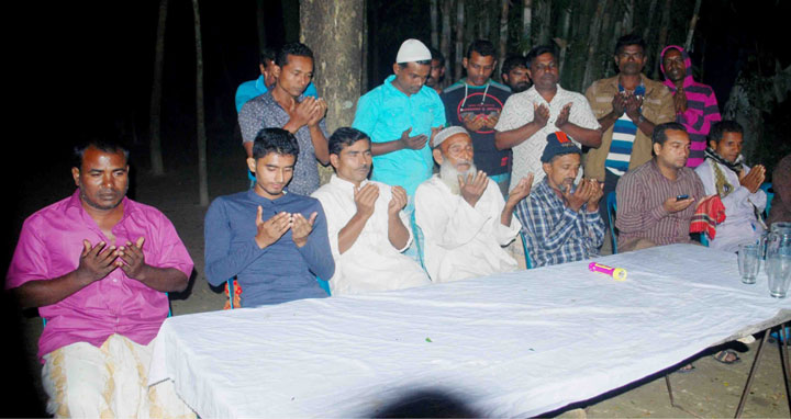 শিবপুর পৌর নির্বাচনে প্রচারণায় কাউছার মোল্লার গণসংযোগ