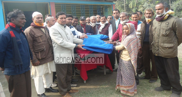 ডিমলায় এক্স সোলজার এসোসিয়েশনের শীত বস্ত্র বিতরণ
