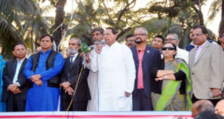 ‘খালেদা নির্বাচনকে দরকষাকষির হাতিয়ার বানাতে চান’