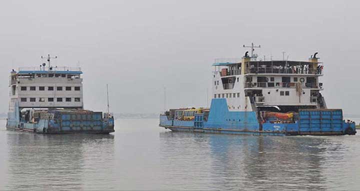 শিমুলিয়ায় ১০ ঘণ্টা পর ফেরি চলাচল শুরু