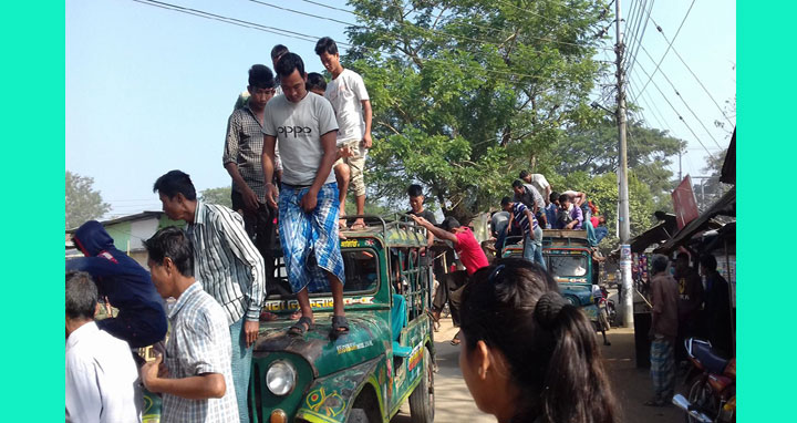 খাগড়াছড়িতে সকাল-সন্ধ্যা সড়ক অবরোধ চলছে