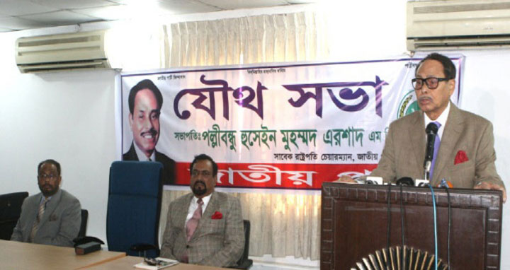 ‘আমার সব শেষ, আমি এখন পথের ভিখারি’