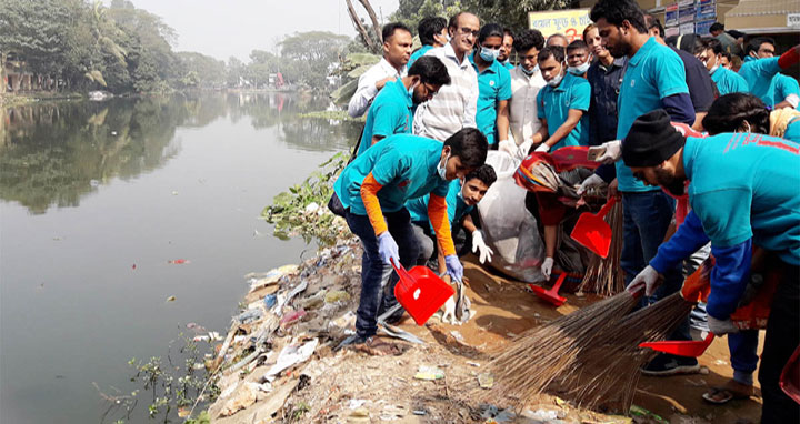 হবিগঞ্জে স্বেচ্ছায় শহর পরিচ্ছন্নতা কার্যক্রম