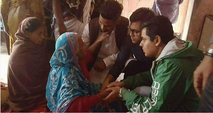 কানের কাছে প্রতিনিয়ত বাজছিল “মারে”