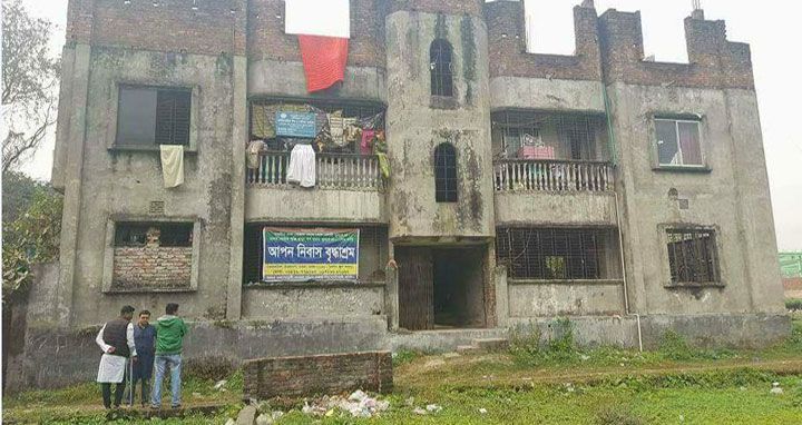 কানের কাছে প্রতিনিয়ত বাজছিল “মারে”