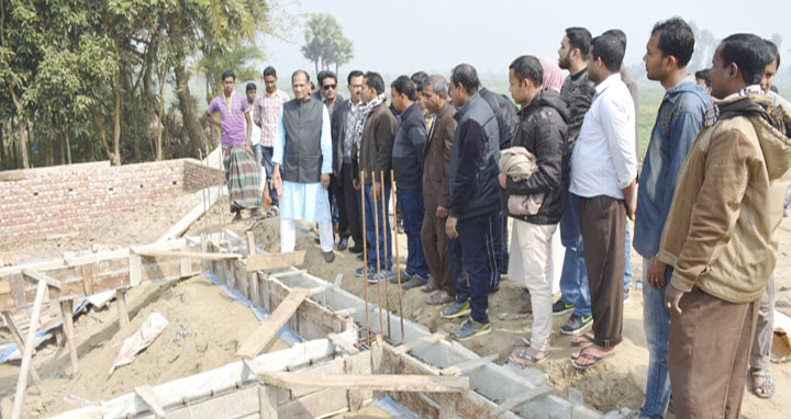 বাগমারায় এমপি’র ইজিবাইক সোলার প্যানেল স্টেশন পরিদর্শন