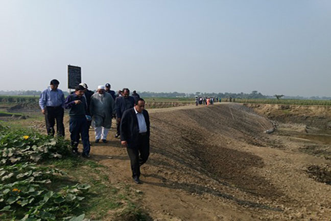 সুনামগঞ্জে ফসলরক্ষা বাঁধ পরিদর্শনে ৫ প্রতিনিধি দল