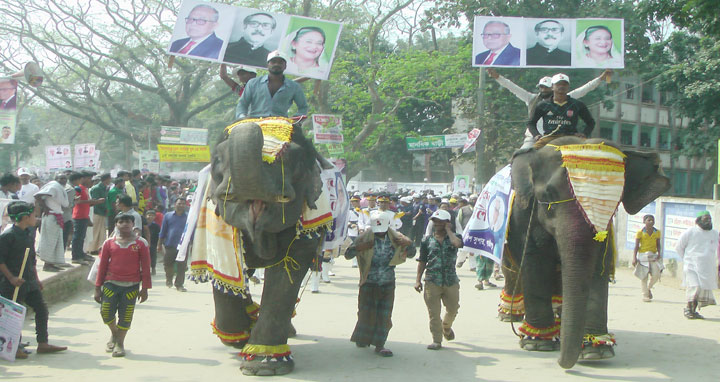 কিশোরগঞ্জে আনন্দ শোভাযাত্রা অনুষ্ঠিত