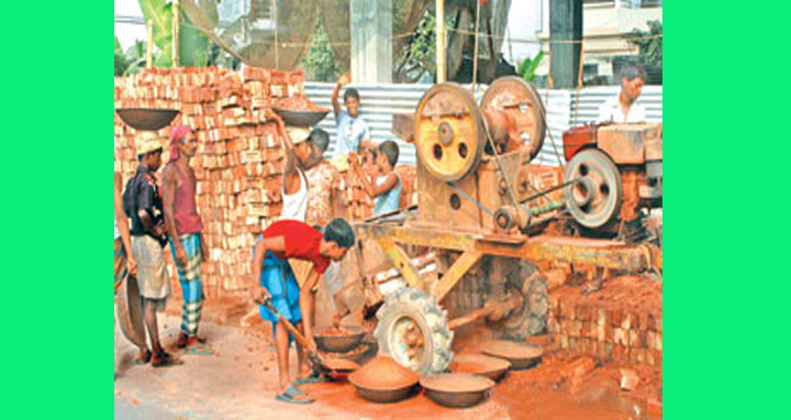 রাজবাড়ীতে ইট ভাঙা মেশিনের চাপায় নিহত ১, আহত ১