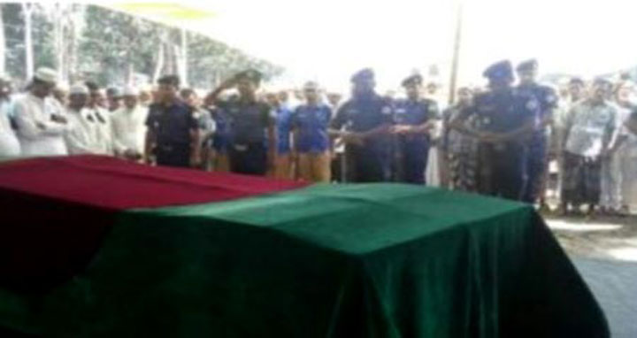 দুর্গাপুরে রাস্ট্রীয় মর্যাদায় মুক্তিযোদ্ধাকে দাফন