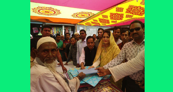 তিতাসে এক মনোনয়ন প্রত্যাশীর মতবিনিময় ও বস্ত্র বিতরণ