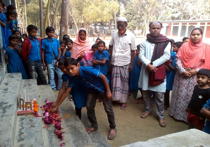 মেলান্দহে একুশ উদযাপনে ক্ষুদে শিক্ষার্থীরাও