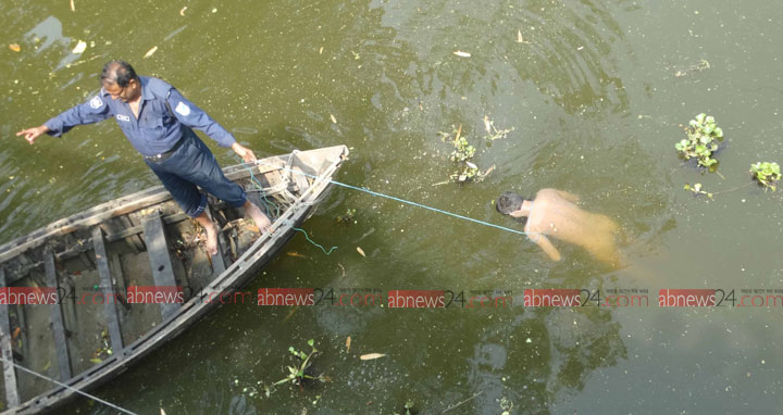 সদরপুরে অজ্ঞাত যুবকের উলঙ্গ লাশ উদ্ধার