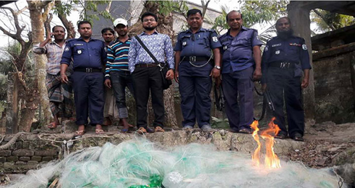 কাউখালীতে ৫ লাখ টাকার অবৈধ কারেন্ট জাল জব্দ