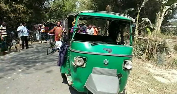 ঠাকুরগাঁওয়ে সড়ক দুর্ঘটনায় নিহত ২, আহত ৬