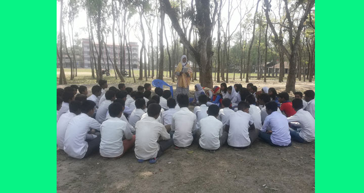 পঞ্চগড়ে খোলা আকাশের নিচে চলছে শিক্ষার্থীদের পাঠদান