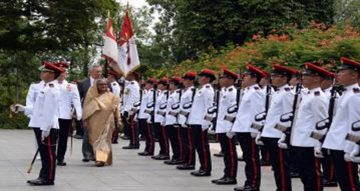 সিঙ্গাপুরে প্রধানমন্ত্রীকে সংবর্ধনা