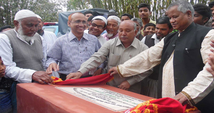 লালমনিরহাটে বিভিন্ন উন্নয়নমূলক কাজের উদ্ধোধন