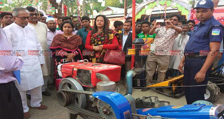 ফুলবাড়ীয়ায় কৃষি যন্ত্র সেবা কার্যক্রম উদ্বোধন