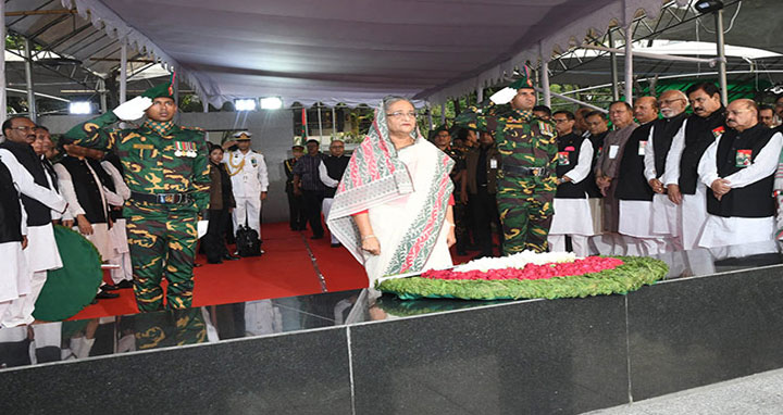 স্বাধীনতা দিবসে বঙ্গবন্ধুর প্রতি প্রধানমন্ত্রীর শ্রদ্ধা