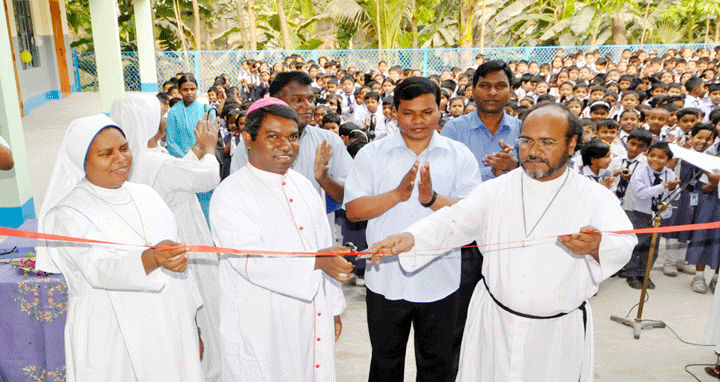 দিনাজপুর সেন্ট ফিলিপস্ হাই স্কুল এন্ড কলেজ’র নতুন ভবনের উদ্বোধন