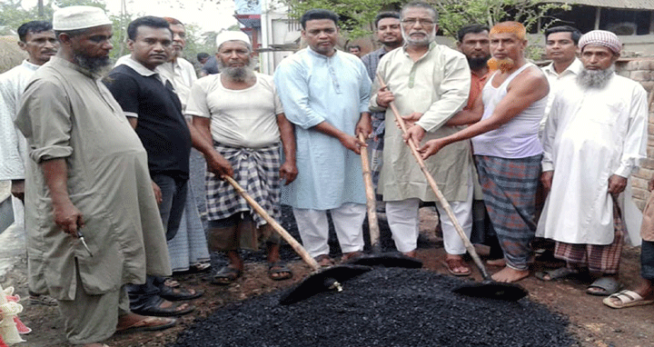 আদমদীঘিতে কার্পেটিং রাস্তার উদ্বোধন