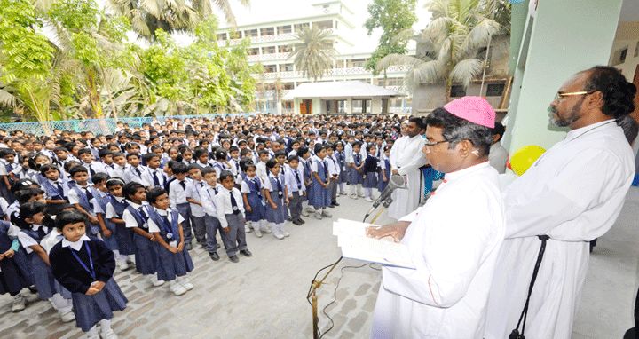 দিনাজপুর সেন্ট ফিলিপস্ হাই স্কুল এন্ড কলেজ’র নতুন ভবনের উদ্বোধন