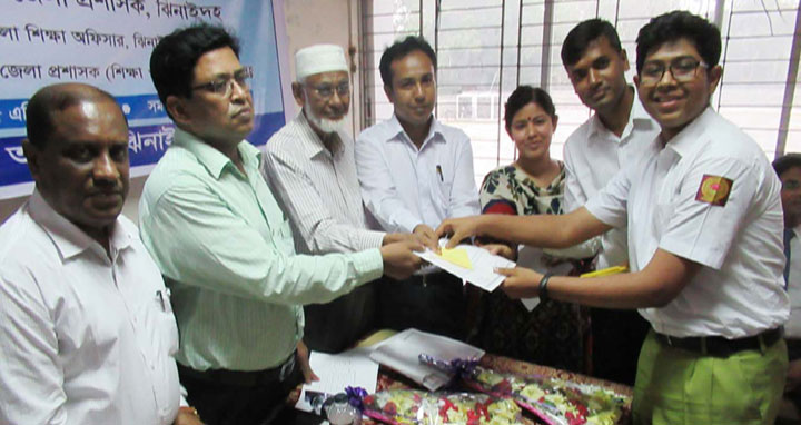 সৃজনশীল মেধা অন্বেষণ প্রতিযোগিতার পুরস্কার ও সনদপত্র বিতরণ