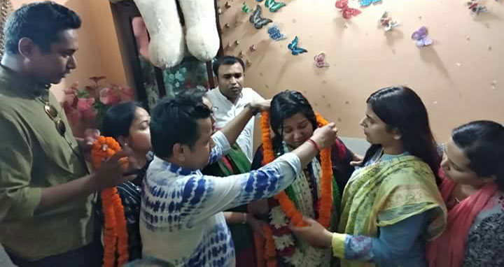 এশার পাশে ছাত্রলীগের সাবেক নেতৃবৃন্দ