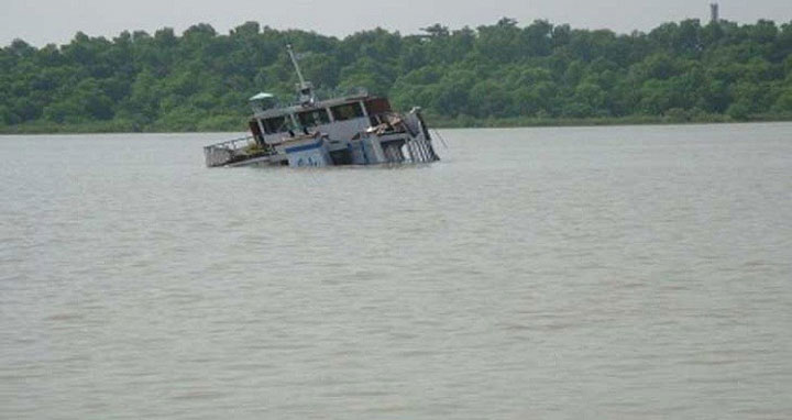 ডুবে যাওয়া কার্গো উদ্ধারে আসছে ২ উদ্ধারকারী জাহাজ