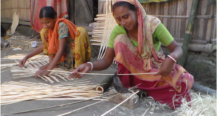 কুটির শিল্প রক্ষায় দরকার সরকারি পৃষ্টপোষকতা