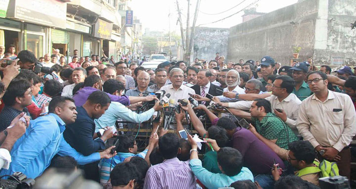 ওষুধে যন্ত্রণা লাঘব হচ্ছে না খালেদা জিয়ার : ফখরুল